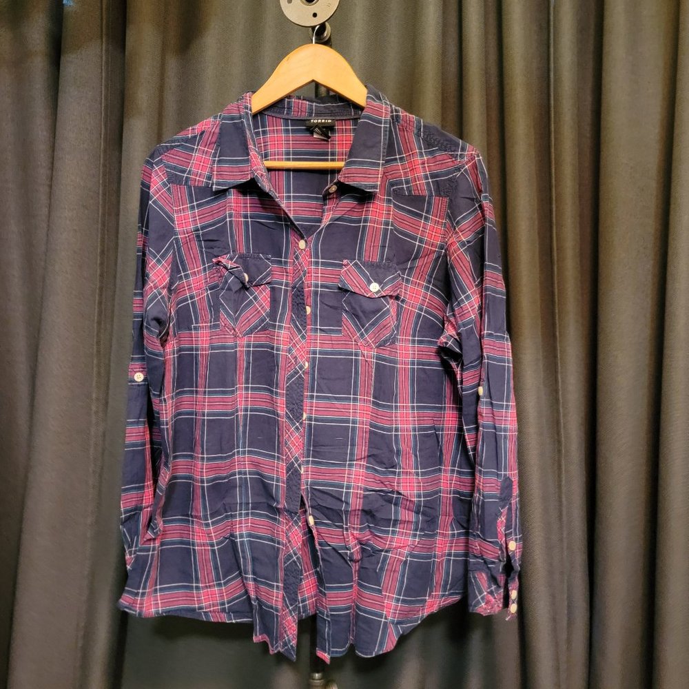 Long sleeve button up shirt, Torrid, Size 1, Pink purple navy